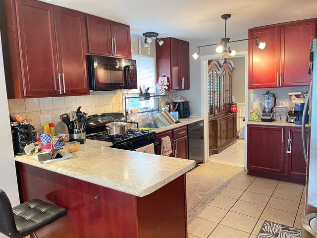 3411 W 84TH Street, Chicago, IL 60652