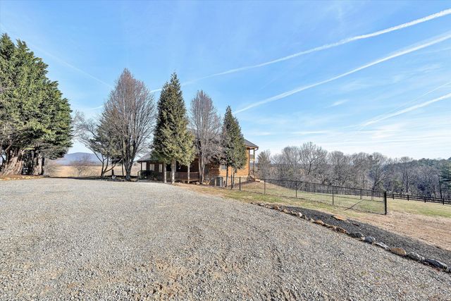 2972 Algoma RD, Boones Mill, VA 24065