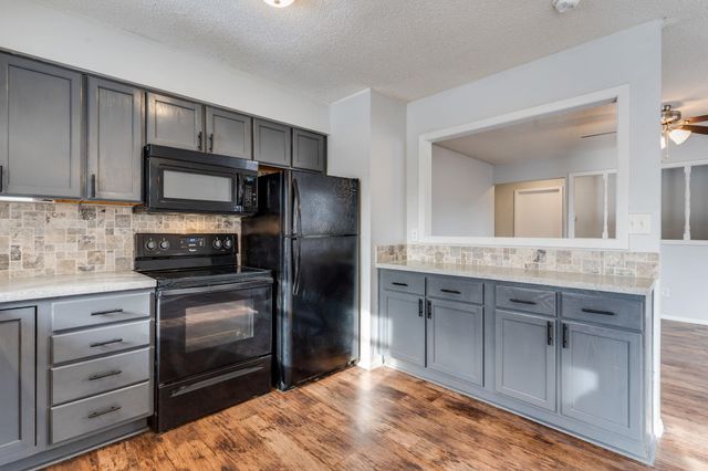 6323 N Millsboro, Park City, KS 67219