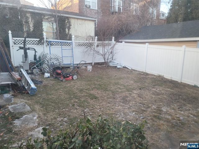 709 Kingsland Avenue, Ridgefield, NJ 07657