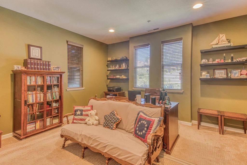Image 13 of property listing at 7271 Eagle Ridge Drive, Gilroy, CA 95020
