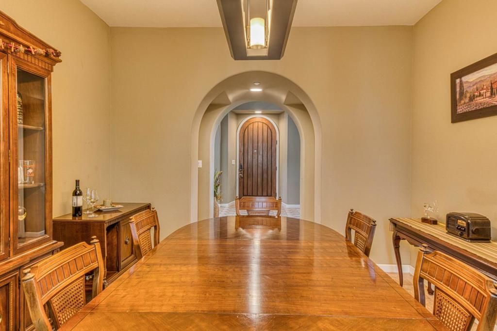Image 16 of property listing at 7271 Eagle Ridge Drive, Gilroy, CA 95020