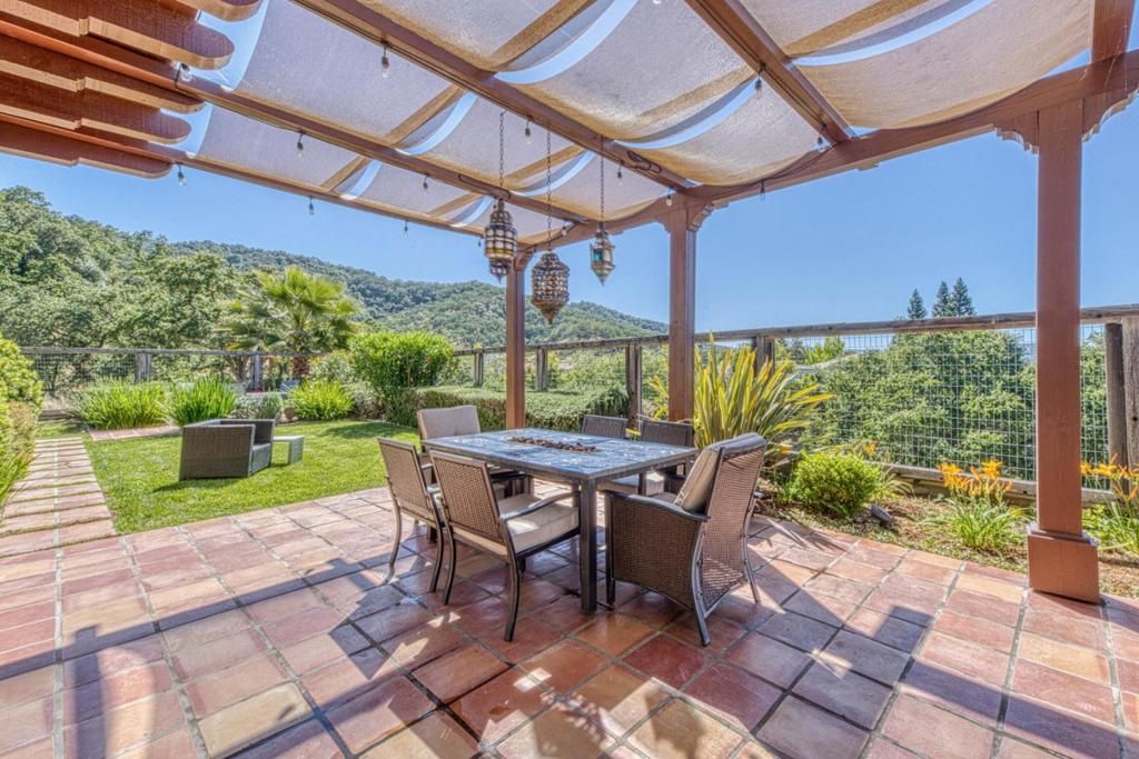 Image 20 of property listing at 7271 Eagle Ridge Drive, Gilroy, CA 95020