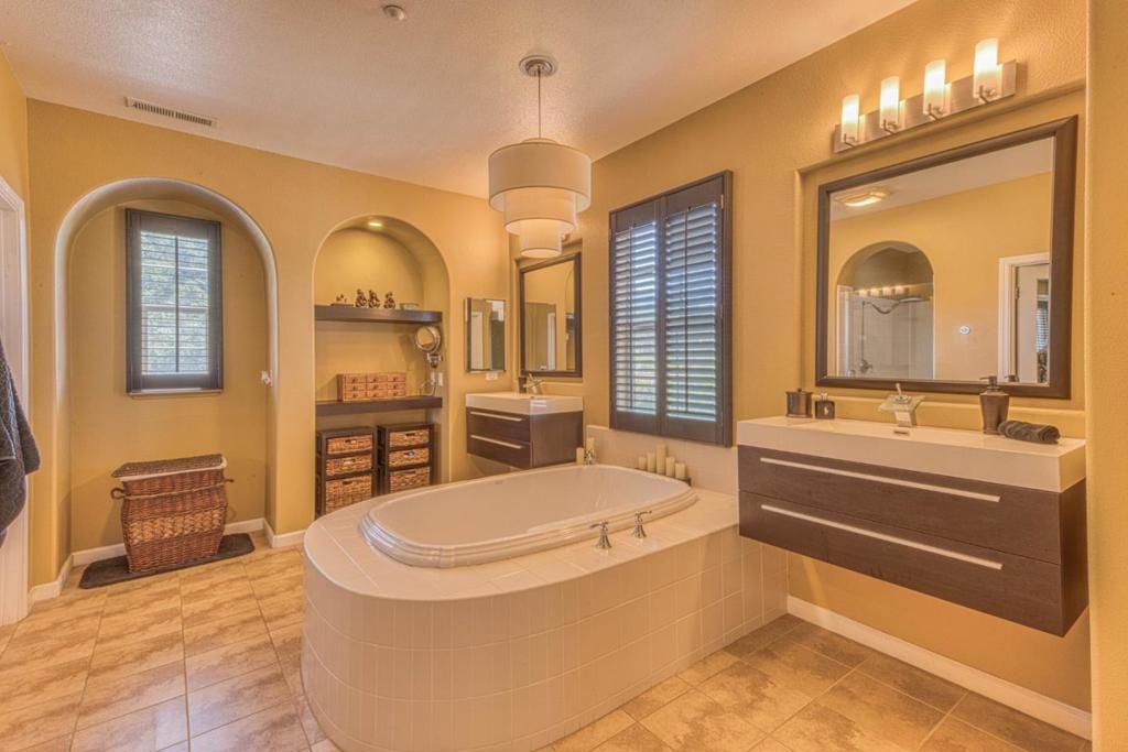 Image 31 of property listing at 7271 Eagle Ridge Drive, Gilroy, CA 95020