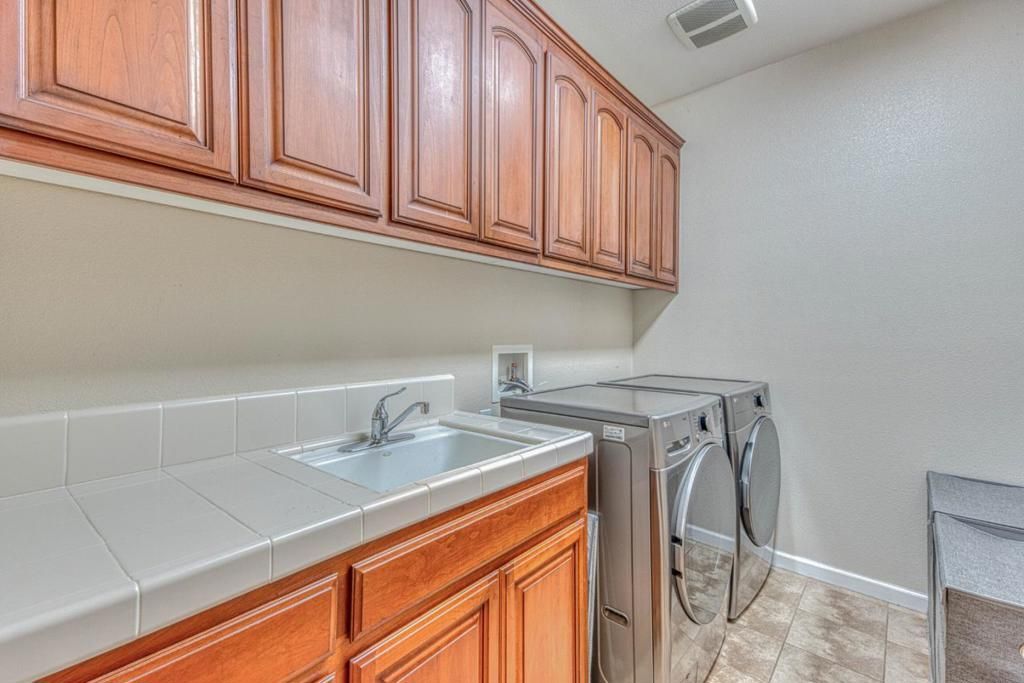 Image 44 of property listing at 7271 Eagle Ridge Drive, Gilroy, CA 95020