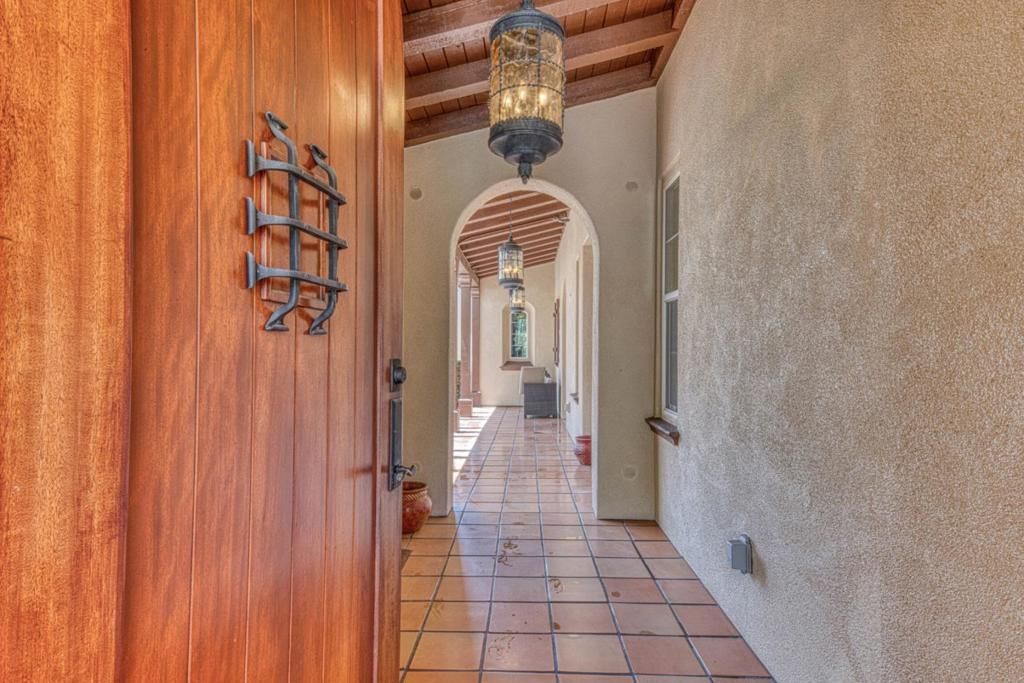Image 6 of property listing at 7271 Eagle Ridge Drive, Gilroy, CA 95020