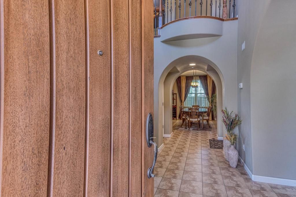 Image 8 of property listing at 7271 Eagle Ridge Drive, Gilroy, CA 95020