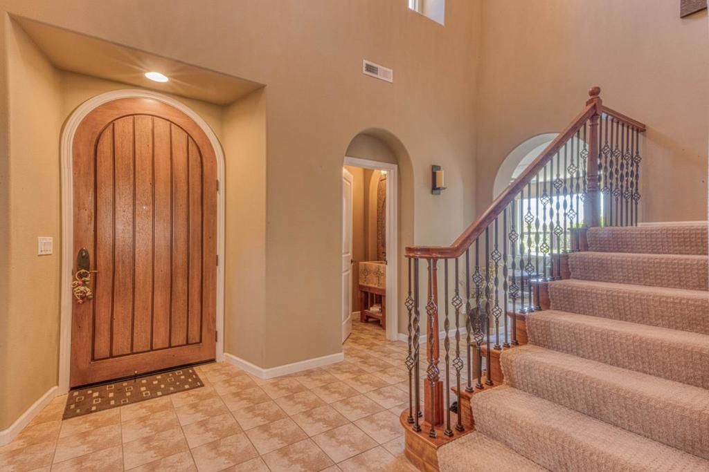 Image 9 of property listing at 7271 Eagle Ridge Drive, Gilroy, CA 95020