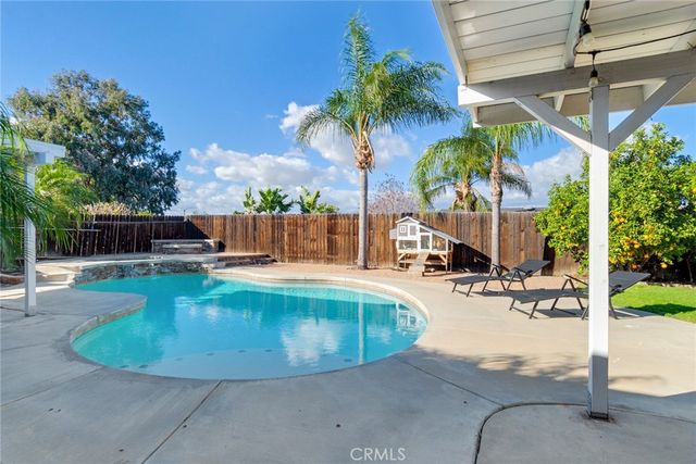 701 W Crestview Street, Corona, CA 92882