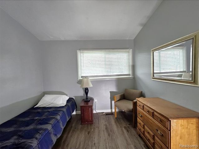 496 E Lovell Drive, Troy, MI 48085