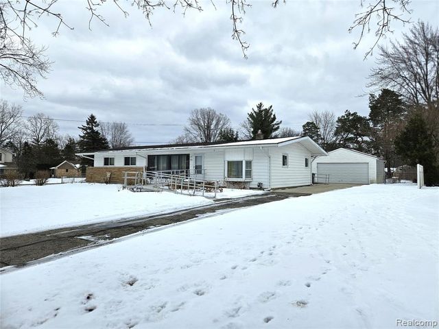 496 E Lovell Drive, Troy, MI 48085