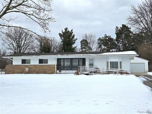 496 E Lovell Drive, Troy, MI 48085