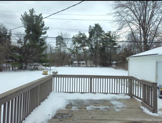 496 E Lovell Drive, Troy, MI 48085