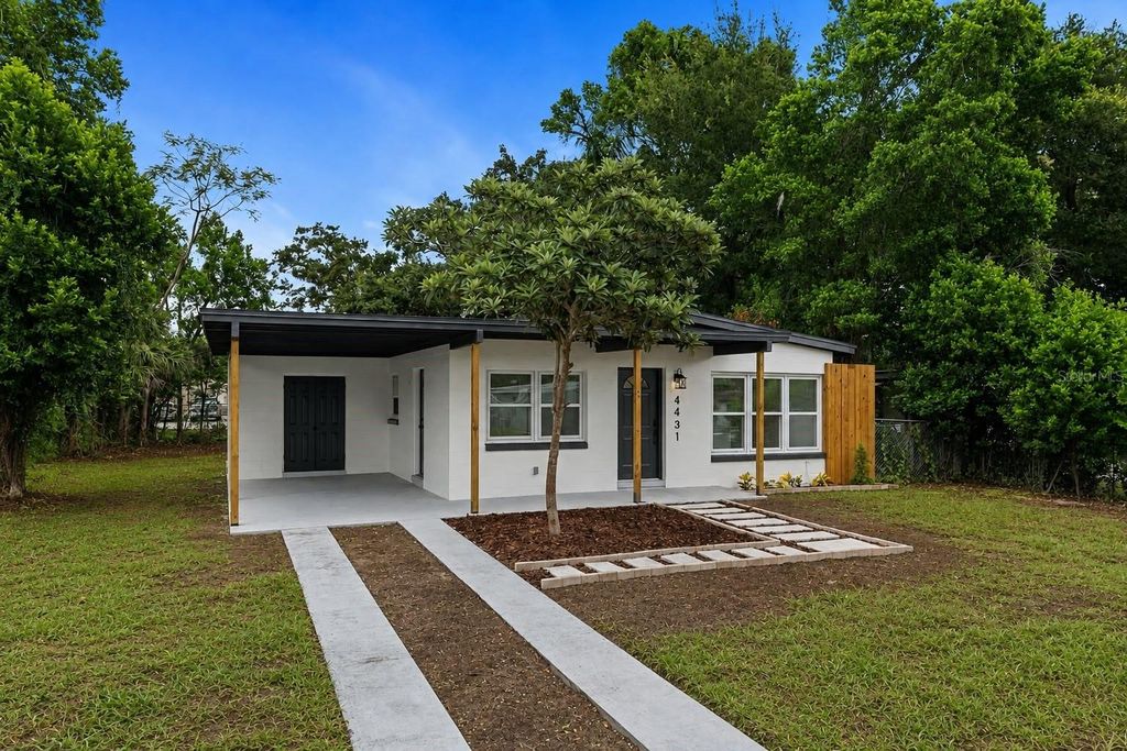 Image 2 of property listing at 4431 SOUTHMORE DRIVE, Orlando, FL 32812