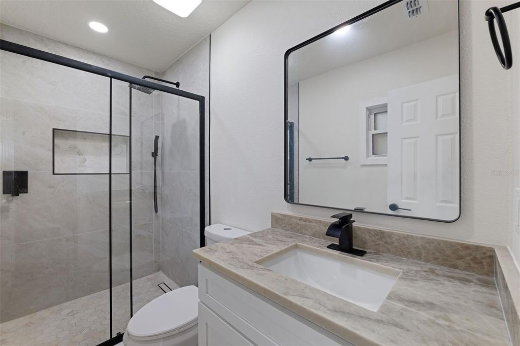 Image 14 of property listing at 4431 SOUTHMORE DRIVE, Orlando, FL 32812