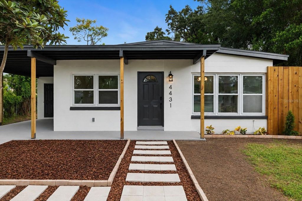 Image 3 of property listing at 4431 SOUTHMORE DRIVE, Orlando, FL 32812