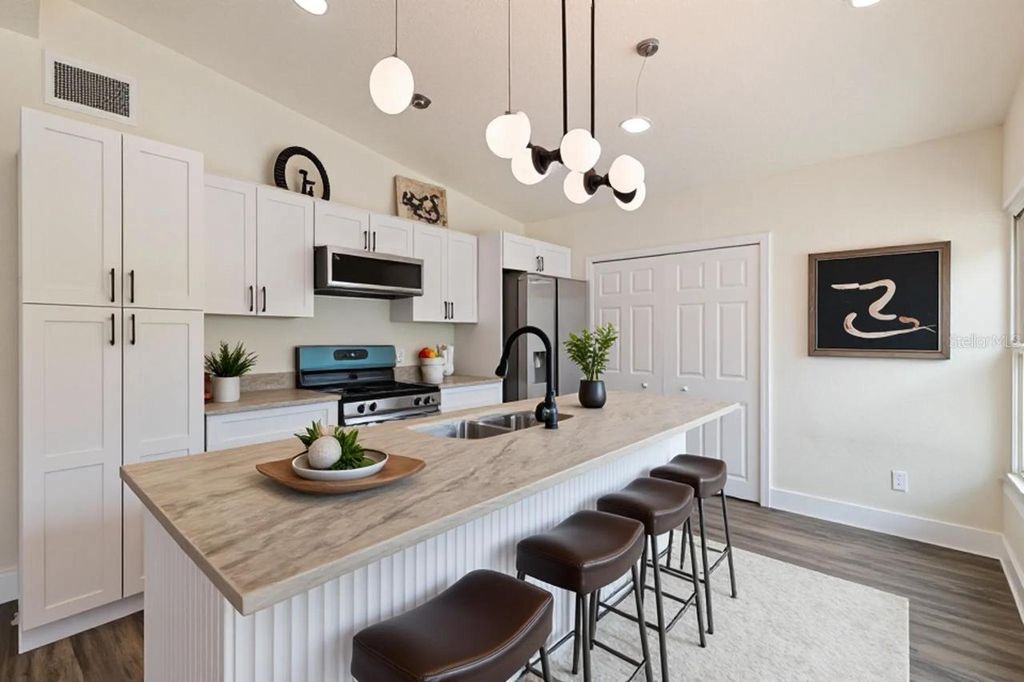 Image 9 of property listing at 4431 SOUTHMORE DRIVE, Orlando, FL 32812