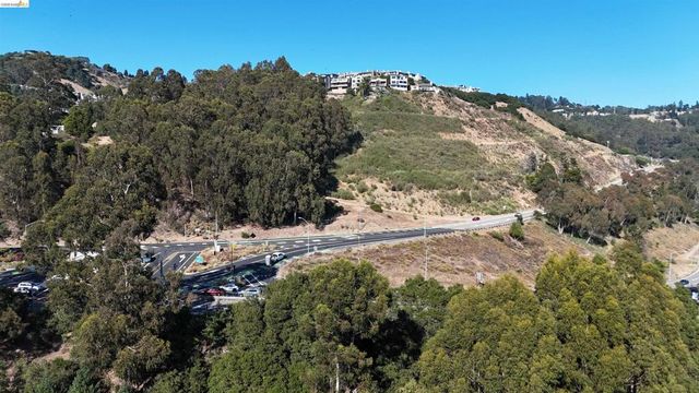 8 Hiller Dr., Oakland, CA 94618