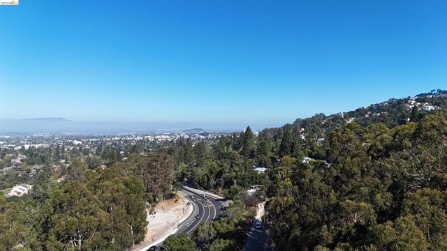 8 Hiller Dr., Oakland, CA 94618