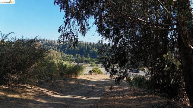 8 Hiller Dr., Oakland, CA 94618