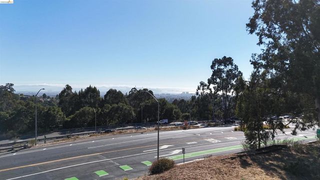 8 Hiller Dr., Oakland, CA 94618
