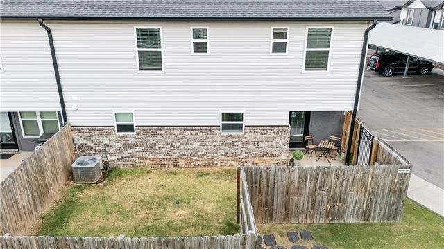877 N Rupple Road 131, Fayetteville, AR 72704