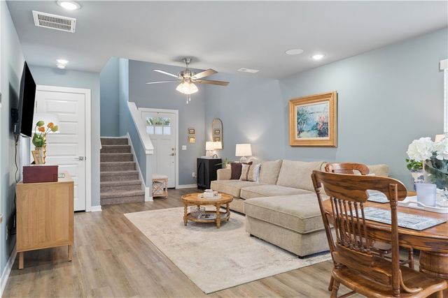 877 N Rupple Road 131, Fayetteville, AR 72704