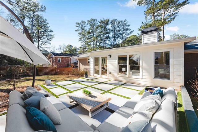 2576 River Oak Drive, Decatur, GA 30033