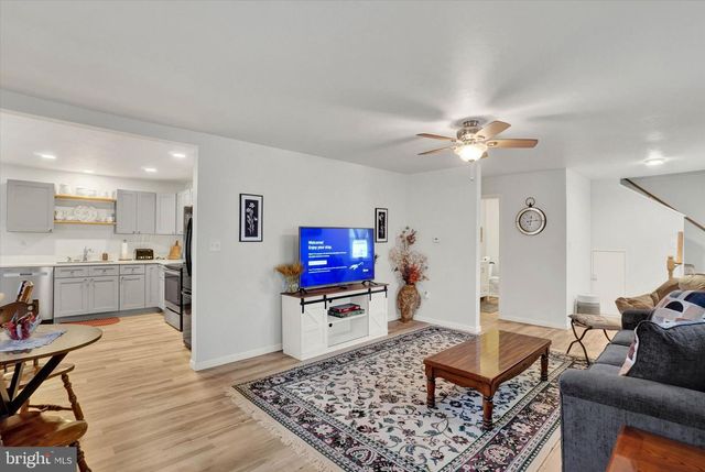 21 OAK ST, York, PA 17402