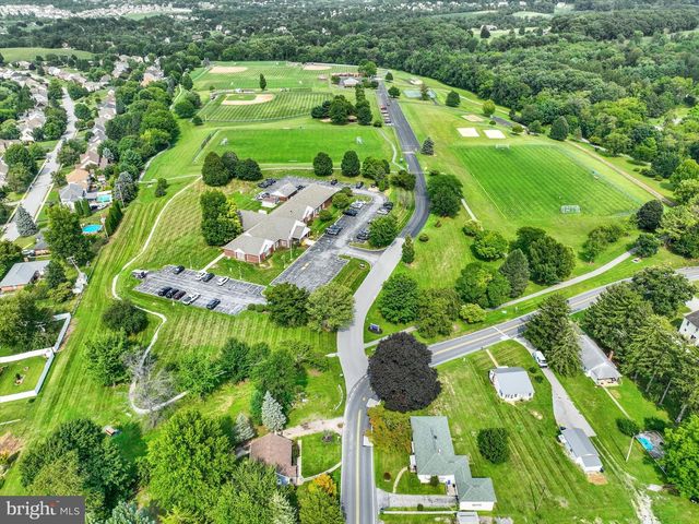 21 OAK ST, York, PA 17402
