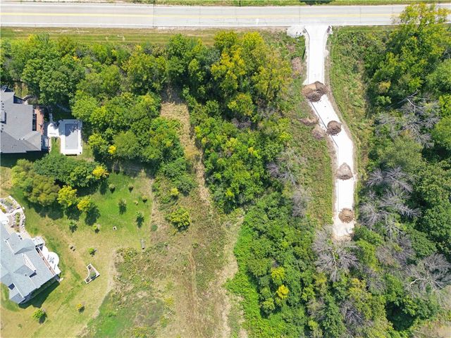 5663 SW Maffitt Lake Road, West Des Moines, IA 50265