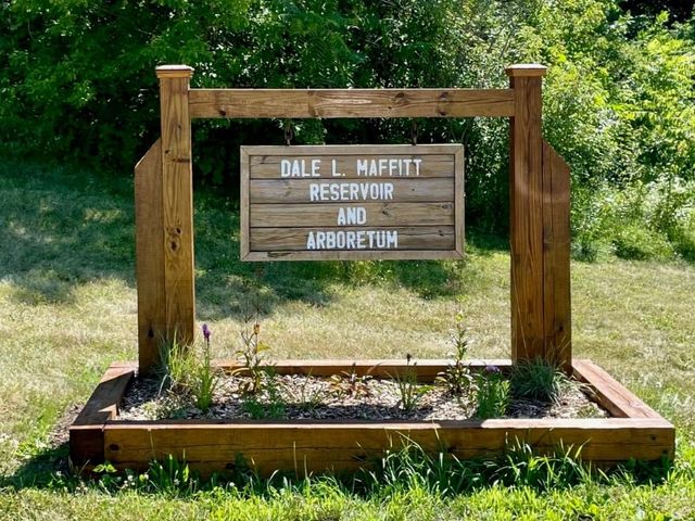 5663 SW Maffitt Lake Road, West Des Moines, IA 50265