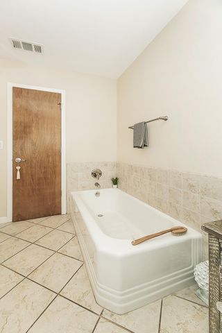 240 S Bailey Avenue, Fresno, CA 93727