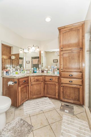 240 S Bailey Avenue, Fresno, CA 93727