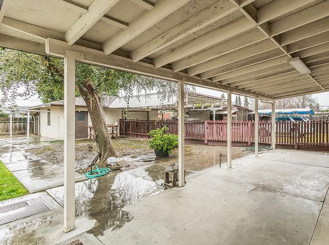 240 S Bailey Avenue, Fresno, CA 93727