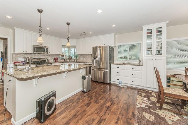 240 S Bailey Avenue, Fresno, CA 93727