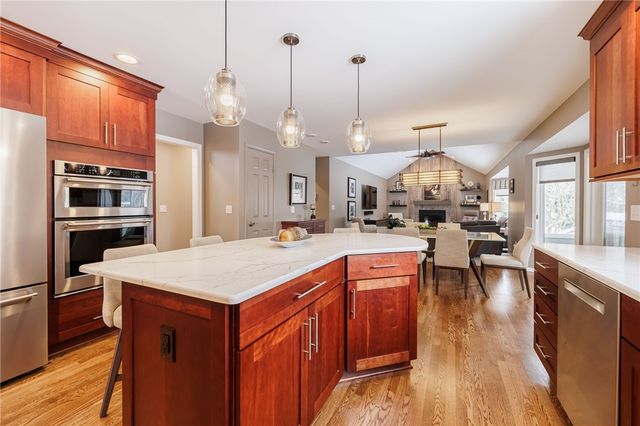 51 Walnut Hill Dr, Penfield, NY 14526