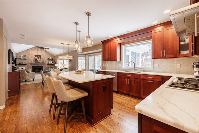 51 Walnut Hill Dr, Penfield, NY 14526