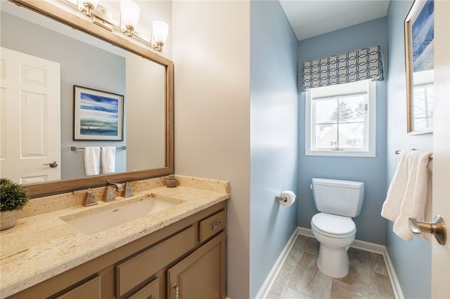 51 Walnut Hill Dr, Penfield, NY 14526