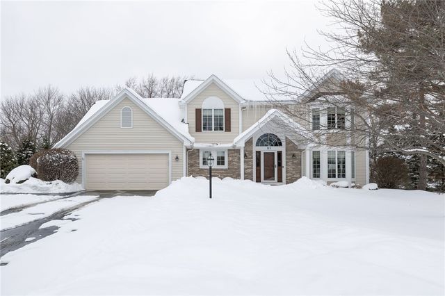 51 Walnut Hill Dr, Penfield, NY 14526
