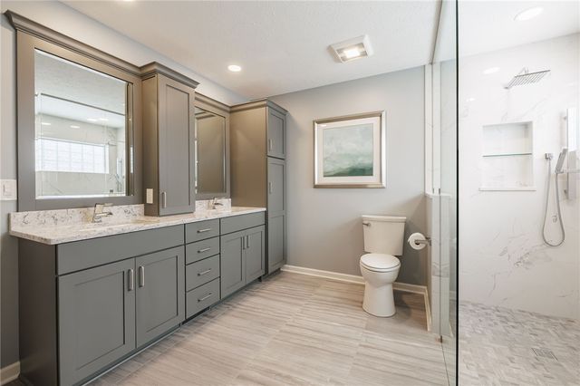 51 Walnut Hill Dr, Penfield, NY 14526