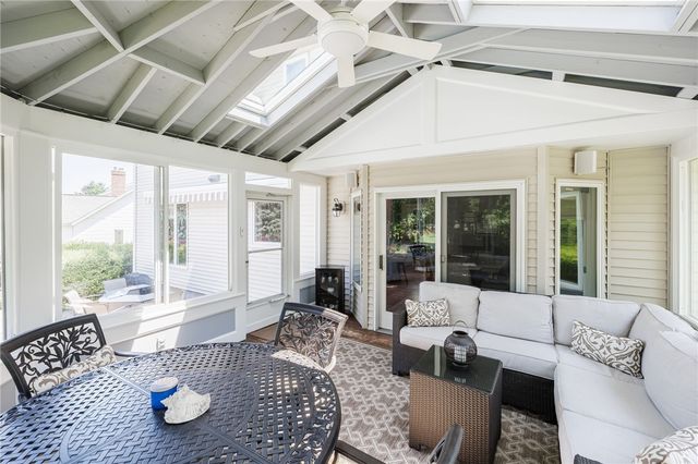 51 Walnut Hill Dr, Penfield, NY 14526