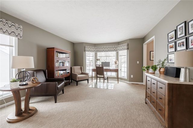 51 Walnut Hill Dr, Penfield, NY 14526