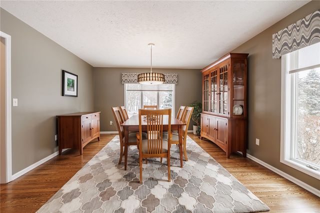 51 Walnut Hill Dr, Penfield, NY 14526