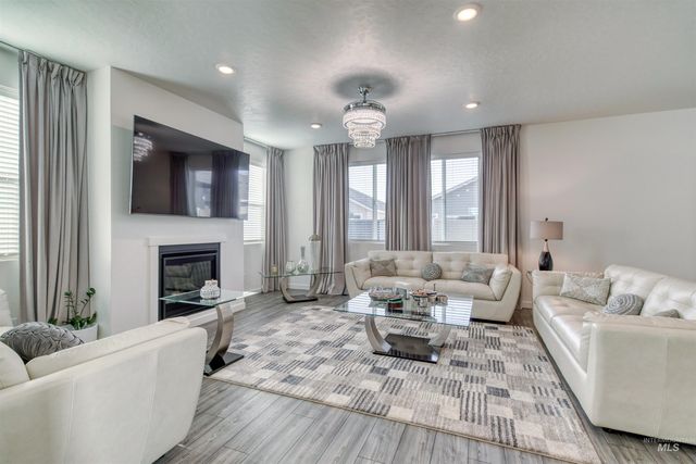 4393 Redwater, Meridian, ID 83642