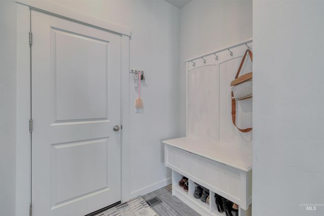 4393 Redwater, Meridian, ID 83642