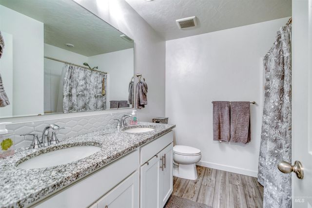 4393 Redwater, Meridian, ID 83642