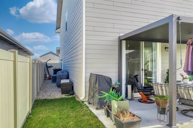 4393 Redwater, Meridian, ID 83642