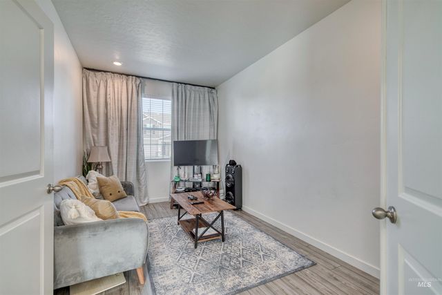 4393 Redwater, Meridian, ID 83642