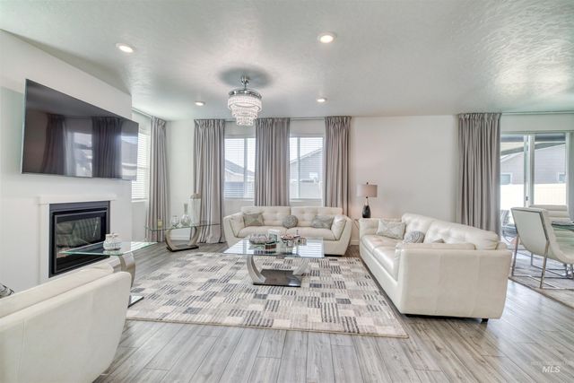 4393 Redwater, Meridian, ID 83642